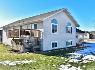 17 Williams St, Lewiston, MN 55952