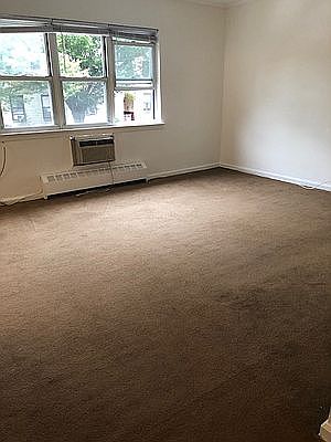 4th image of 2408 28th St #2