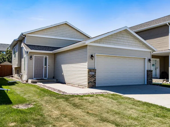 4017 9th St S, Moorhead, MN 56560