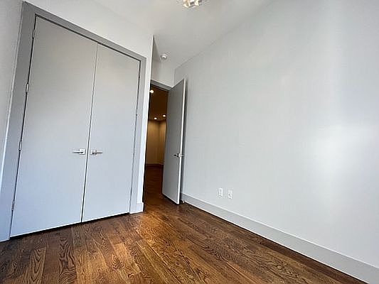 4th image of 1258 Jefferson Ave #3R