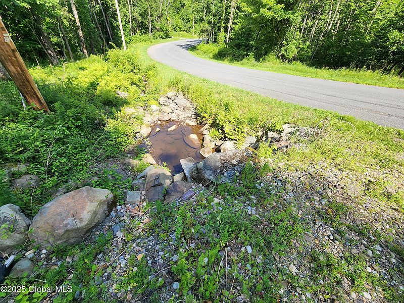4th image of 140 Roaser Road