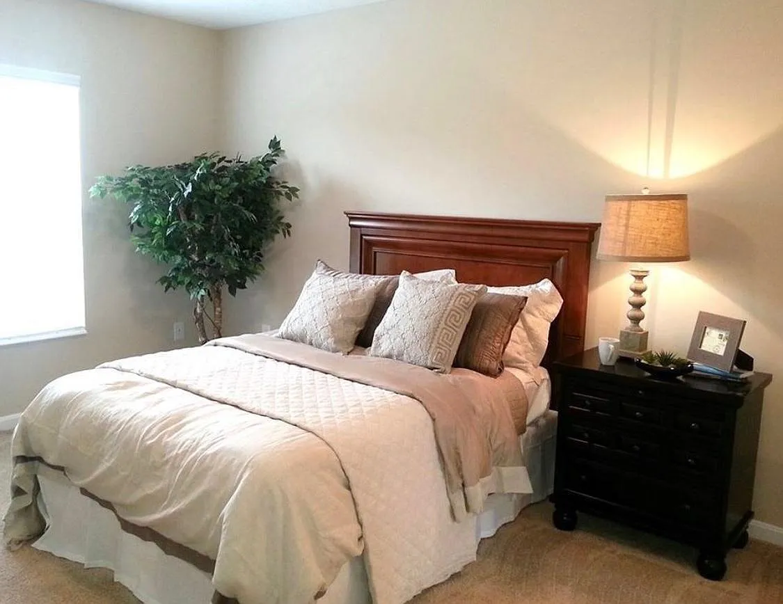 2 bed, 1.5 bath, 1056 sqft, $1,625 — Photo 2
