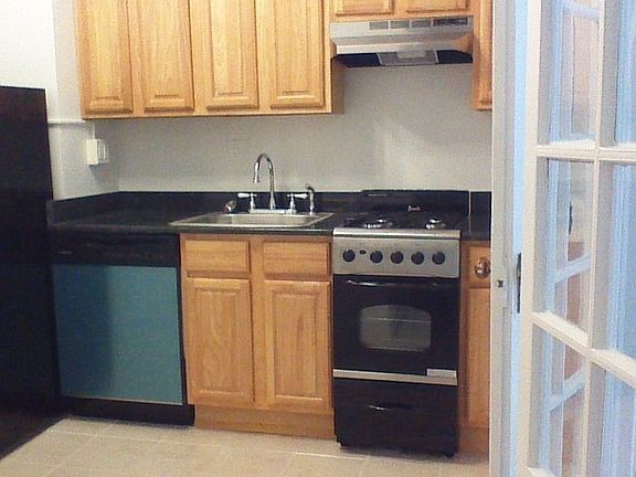 3rd image of 21 W 85th St #3F