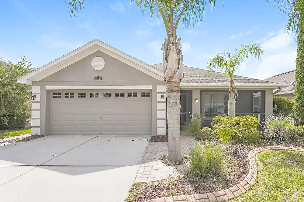 3 bed, 2.0 bath, 1958 sqft, $2,450 — Photo 1
