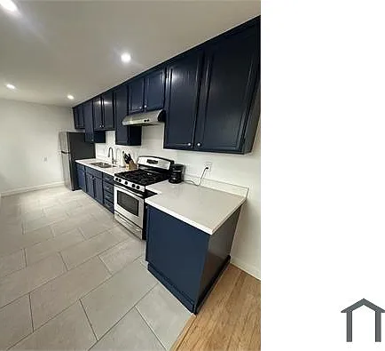 2 bed, 1000 sqft, $2,700 — Photo 2