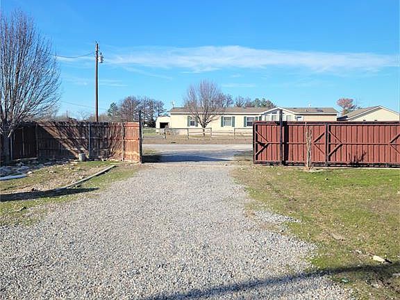 3rd image of 3379 W Caddo Dr