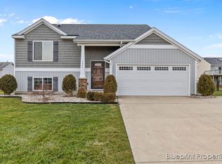 4244 Springwell Ct, Wayland, MI 49348