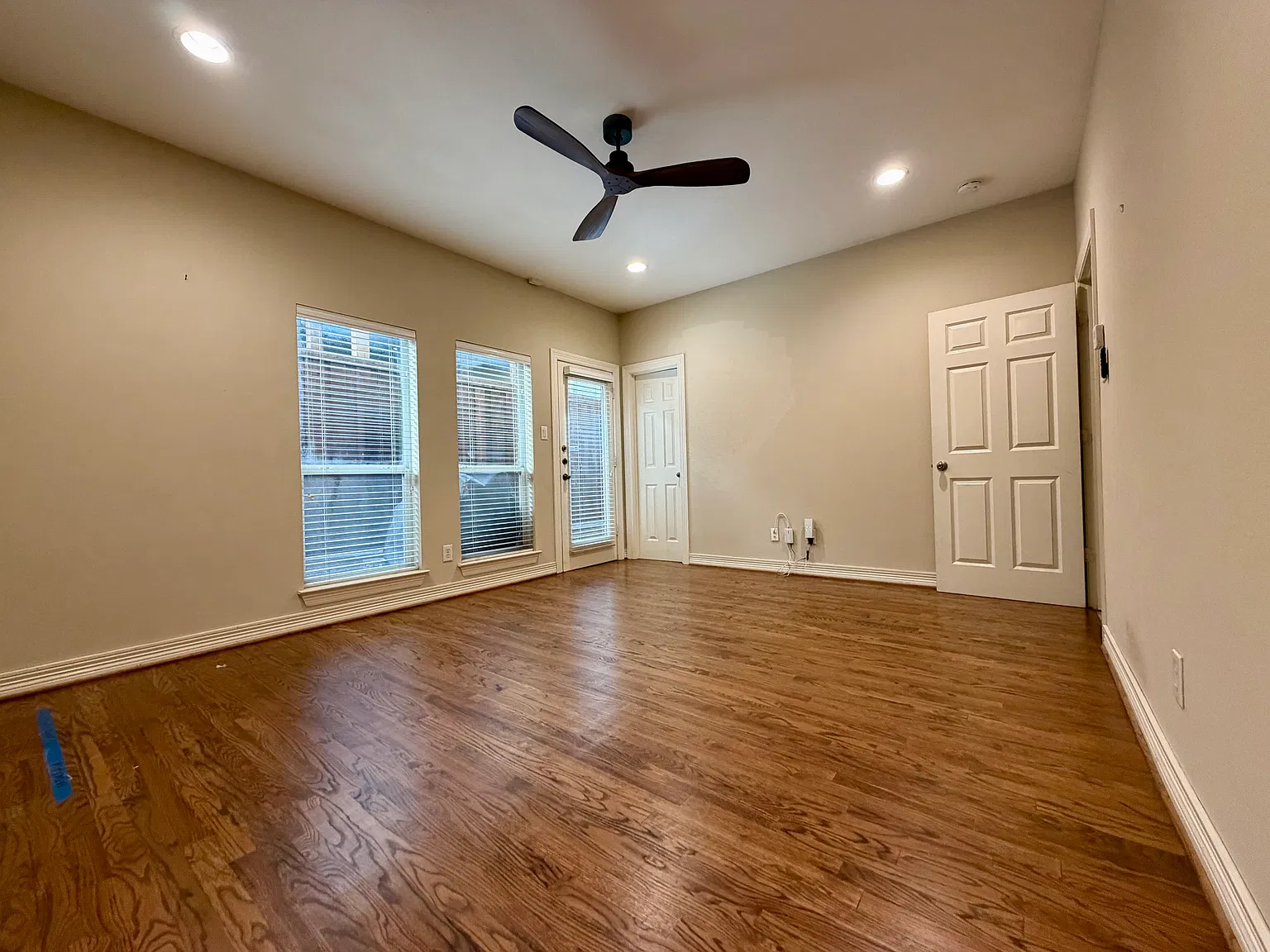 2619 Colby St — Photo 2