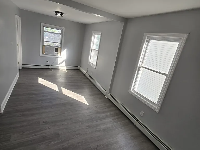 19 E 19th St #2 — Photo 2