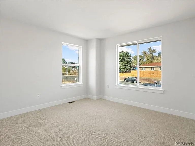 4656 W 9th Ave — Photo 23