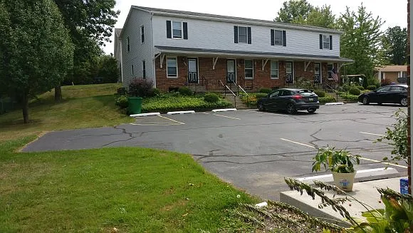 2 bed, 1.5 bath, 1000 sqft, $1,000 — Photo 1