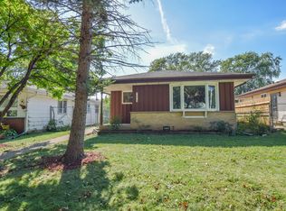5713 N 98th St, Milwaukee, WI 53225