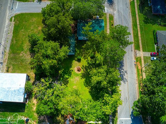 5th image of 64 Kelly Ave