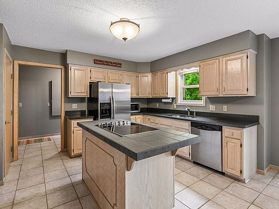 2nd image of 13820 Sunset Lake Dr