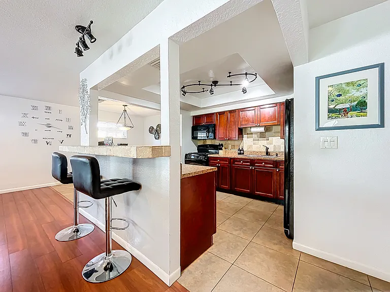 6512 Arbor Dr — Photo 8
