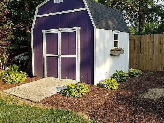 Storage building