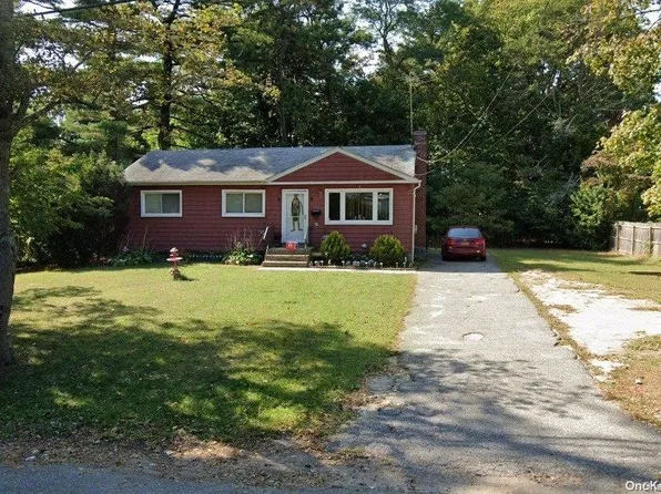 20 Grant Avenue, Brentwood, NY 11717