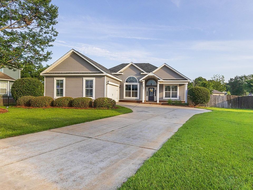 1st image of 205 Courthouse Ln