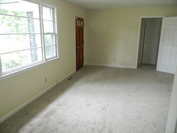 5th image of 891 Tulip Ln