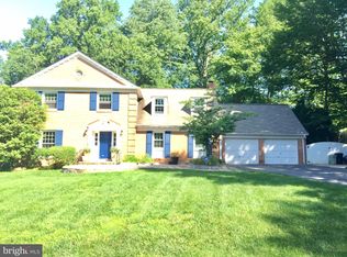 9608 Hall Rd, Potomac, MD 20854