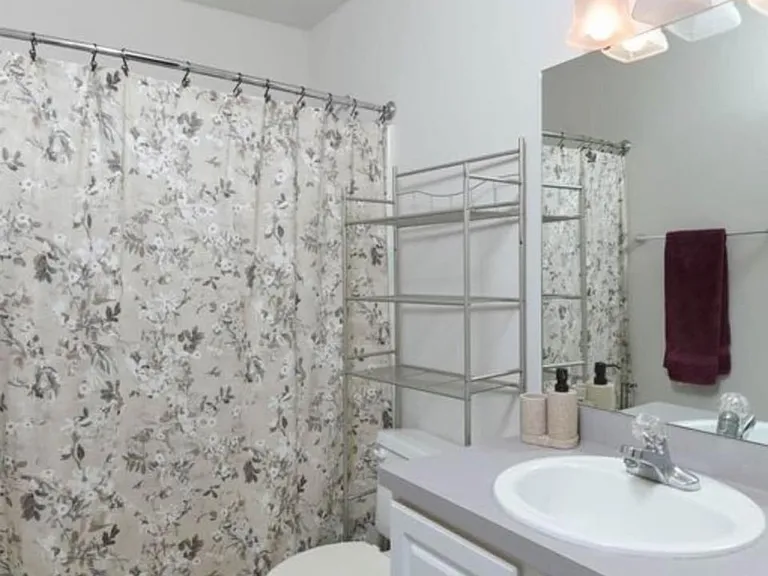 108 Courtyard Homes Dr — Photo 10