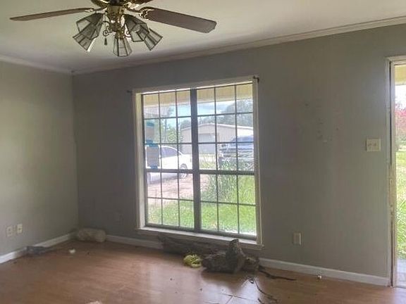 2nd image of 226 Eliza St
