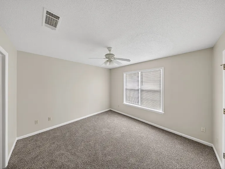 1469 Green St #E2 — Photo 12