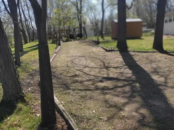 21/174 Woodhaven Dr E, Sublette, IL 61367