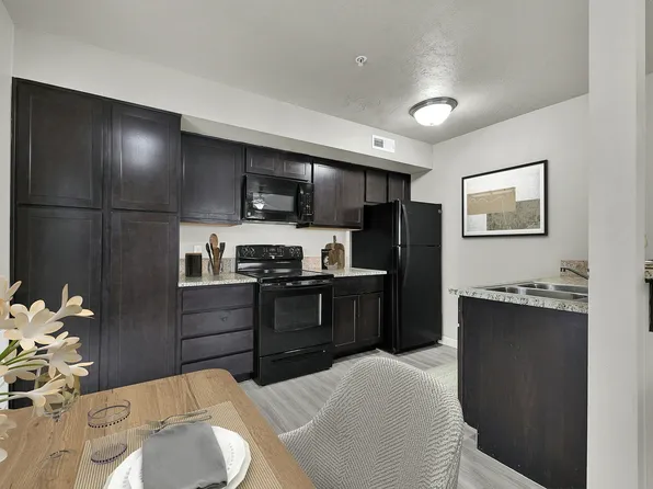 Centerpoint Townhomes