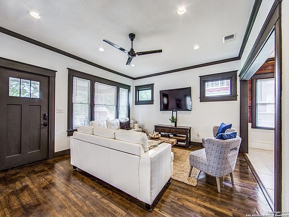 4th image of 511 E Dewey Pl