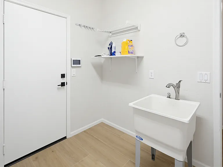 12516 W Solano Dr — Photo 2