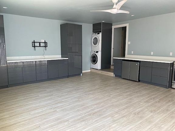 4th image of 1107 Elm Dr #2