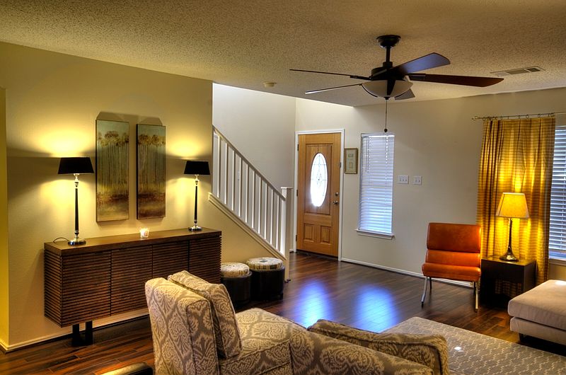 1st image of 1102 Van Horn Way