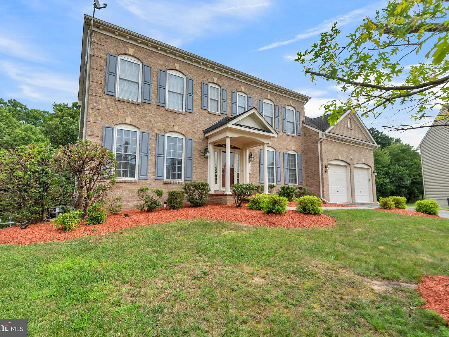 5 bed, 4.5 bath, 3658 sqft, $4,699 — Photo 2