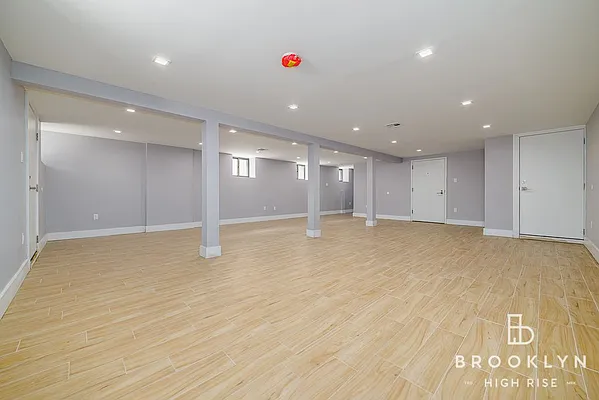Rented by Brooklyn High Rise LLC | media 10
