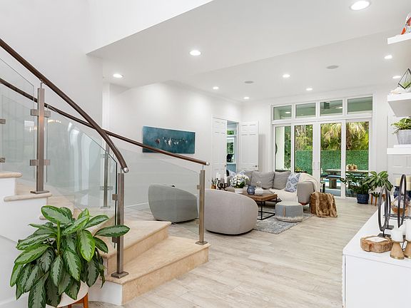 3rd image of 24 Grand Bay Estates Circle