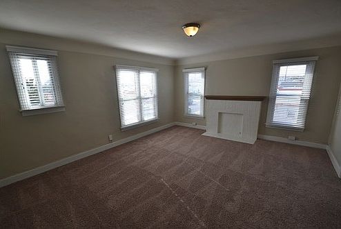 1st image of 1707 W 70th St Uppr B