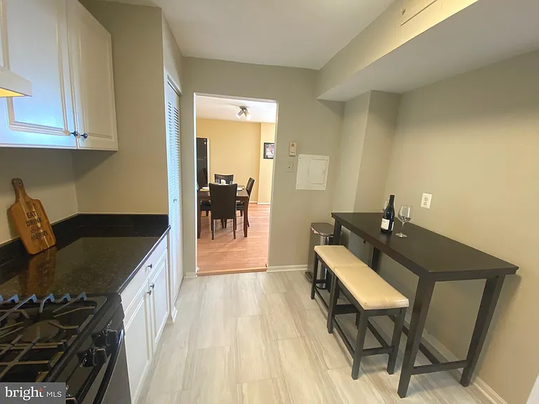 118 Monroe St #709 — Photo 7