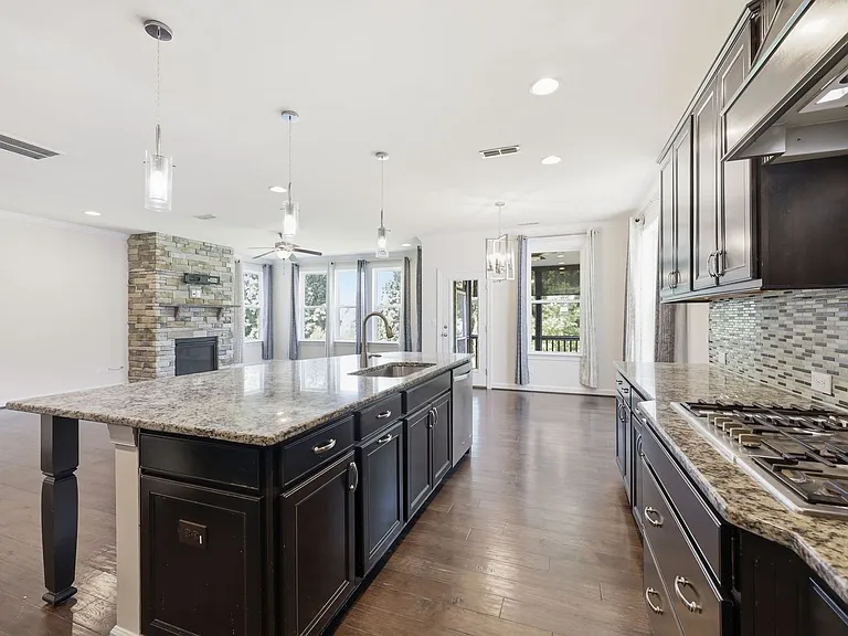 304 Atwood Dr — Photo 44
