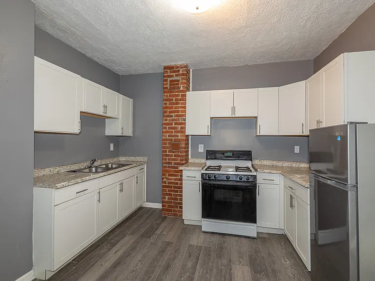 2193 W 104th St — Photo 5