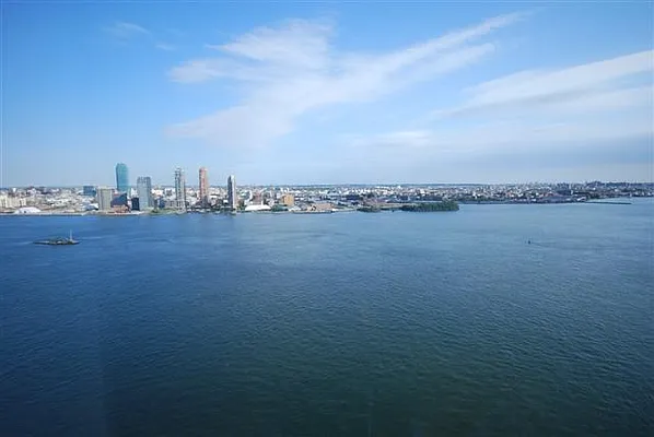 Rented by Luxury Habitat | media 10