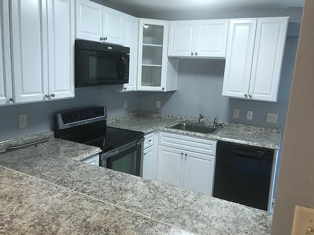 2nd image of 1105 E Lisa Ln