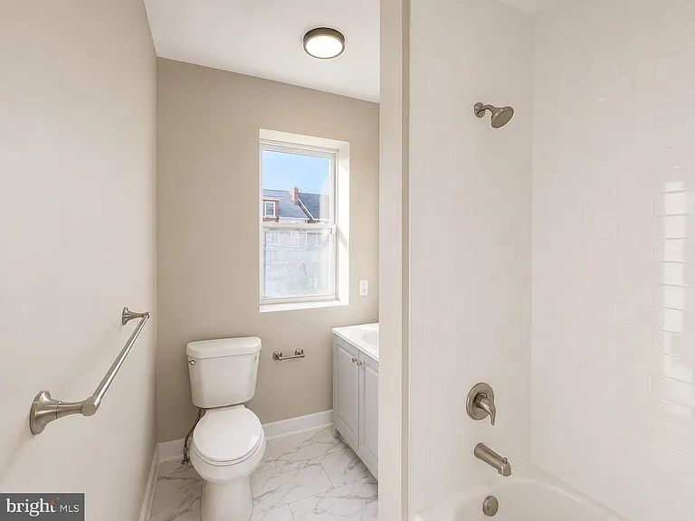 28 N Anderson St — Photo 5