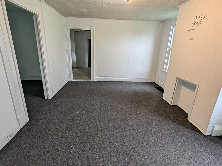 554 Woodlawn Ave #1 — Photo 2
