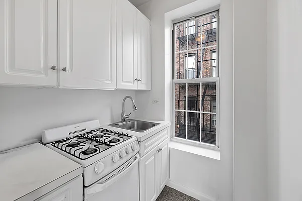 Rented by REAL New York | media 18