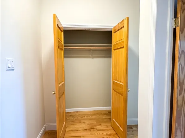 36-01 31st Avenue image 12 of 20