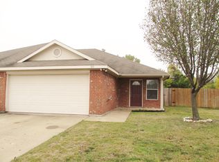 315 Robin St, Crowley, TX 76036