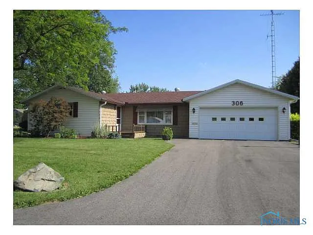 306 W Elm St photo 1