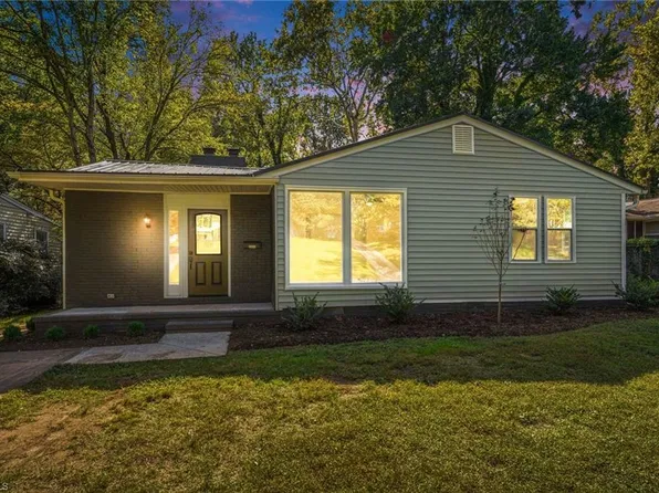 2511 Woodview Dr, Greensboro, NC 27408