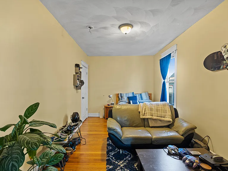 18 Gaston St #2 — Photo 12